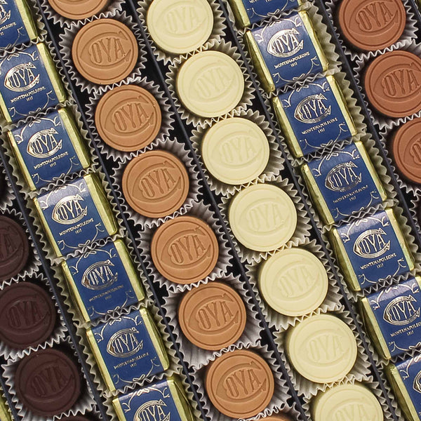 Scatola in Seta Blu con cioccolatini assortiti — 83 pezzi