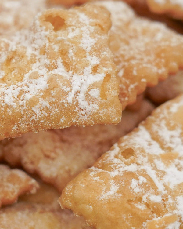 Latta con chiacchiere