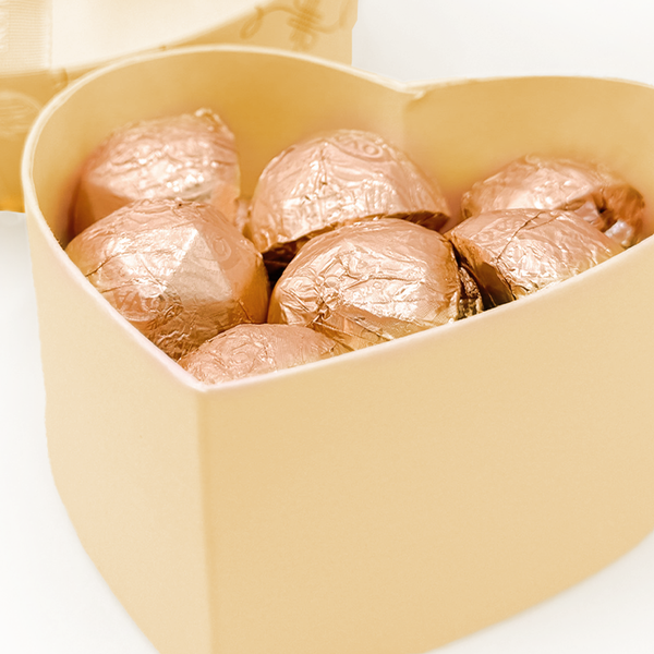 Gift Box Heart with Cappuccino Squares (150gr)