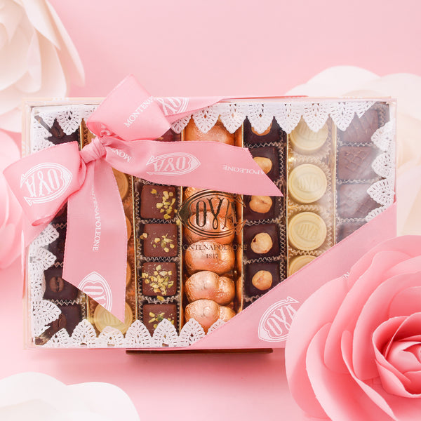 Transparent Box with Pralines and Squares gr. 300