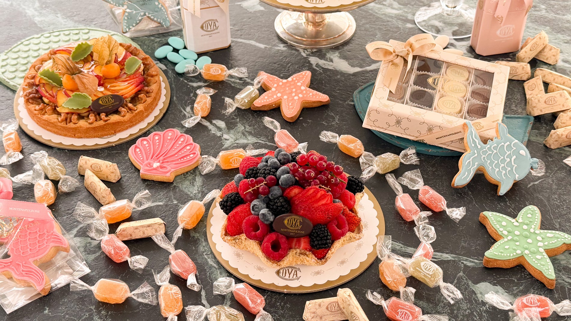 Selezione di dolci e specialità Cova per la collezione primavera