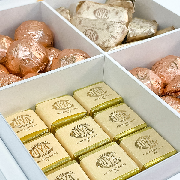Wooden Box "Selezione Cova" with Assorted Chocolates gr. 600