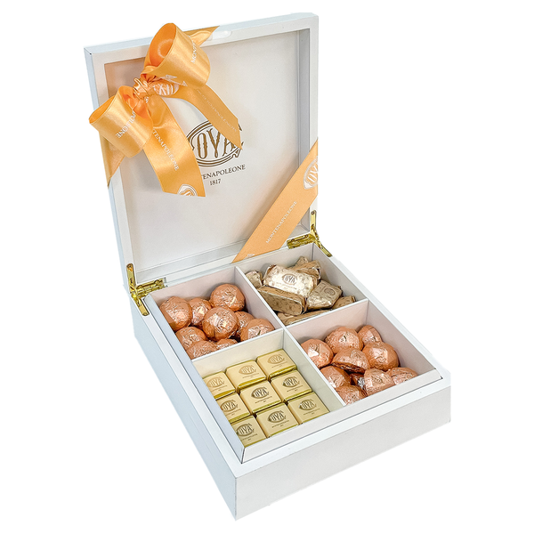 Wooden Box "Selezione Cova" with Assorted Chocolates gr. 600