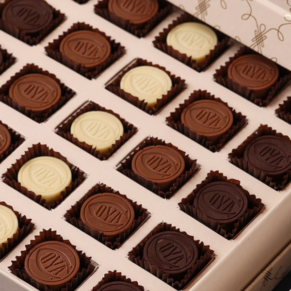 Gift Box with Quadrotti and Logo Cova Pralines 80 g.